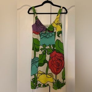 Vintage Love Moschino dress in floral print with slightly open back. Size 6.